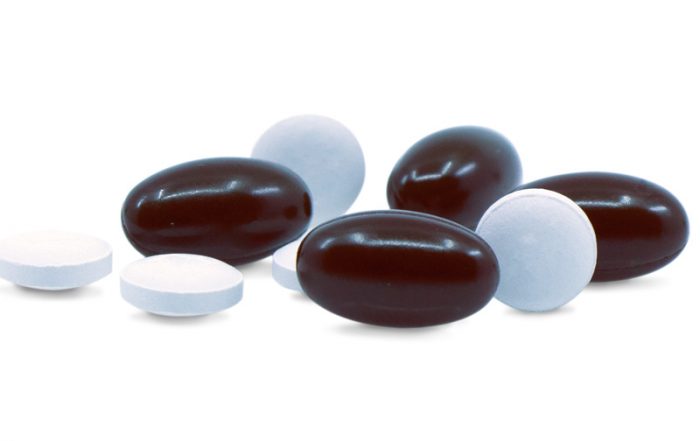 CoQ10 softgels together with selenium tablets